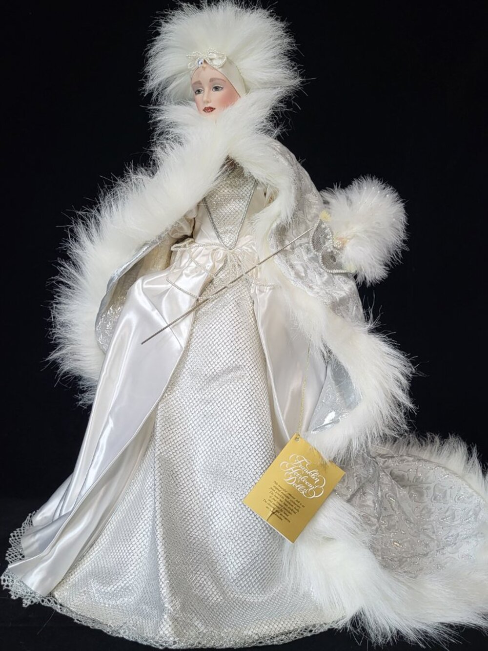 FRANKLIN MINT HEIRLOOM DOLLS THE SNOW QUEEN MASQUERADE PORCELAIN DOLL FAUX FUR